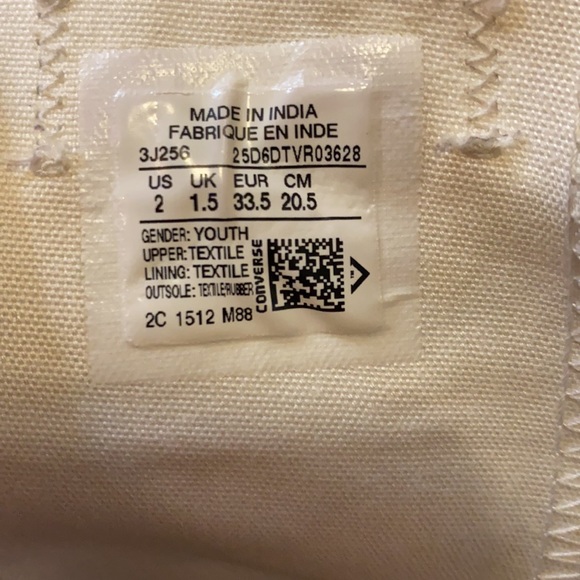Kids size 2 (US) white Converse! - Picture 5 of 5